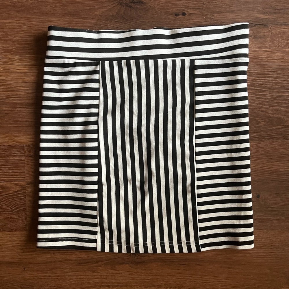 MINK PINK Striped Black and White Women's Mini Skirt